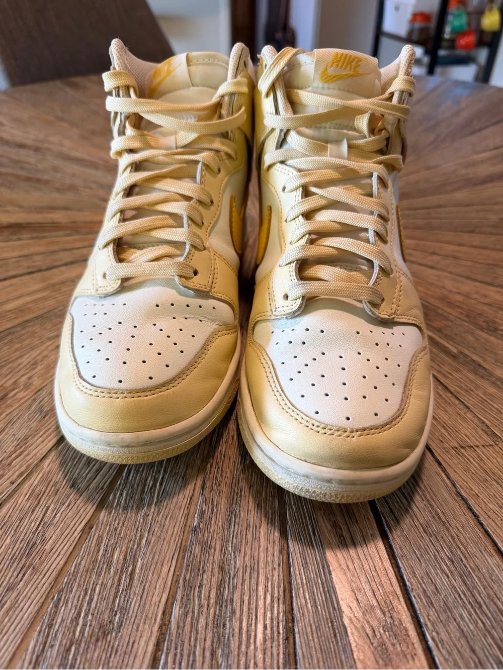 Nike Dunk High Pale Vanilla Topaz Gold Women’s 8.5 DD1869-201 Sneakers